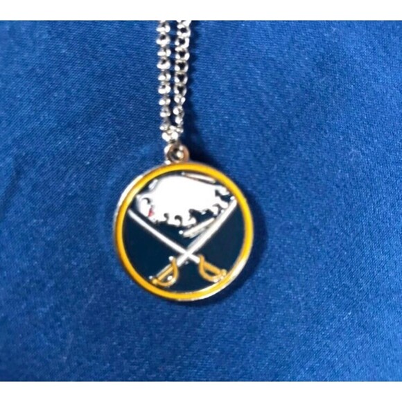 NHL Buffalo Sabres Hockey Necklace - Picture 1 of 4